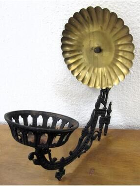 Antique Cast Iron Oil Lamp Holder Wall Sconce with Brass Reflector